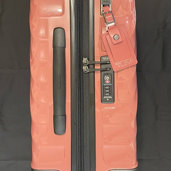 Tumi Blush Hardshell Luggage - Picture 6 of 16